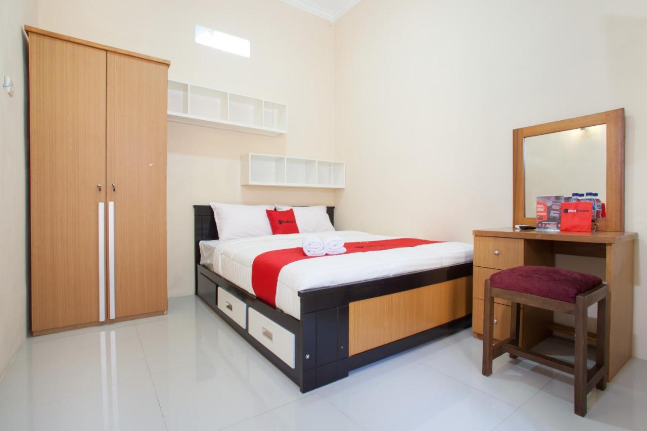Hotel Reddoorz Syariah Near Untag Banyuwangi Banyuwangi  Exterior foto