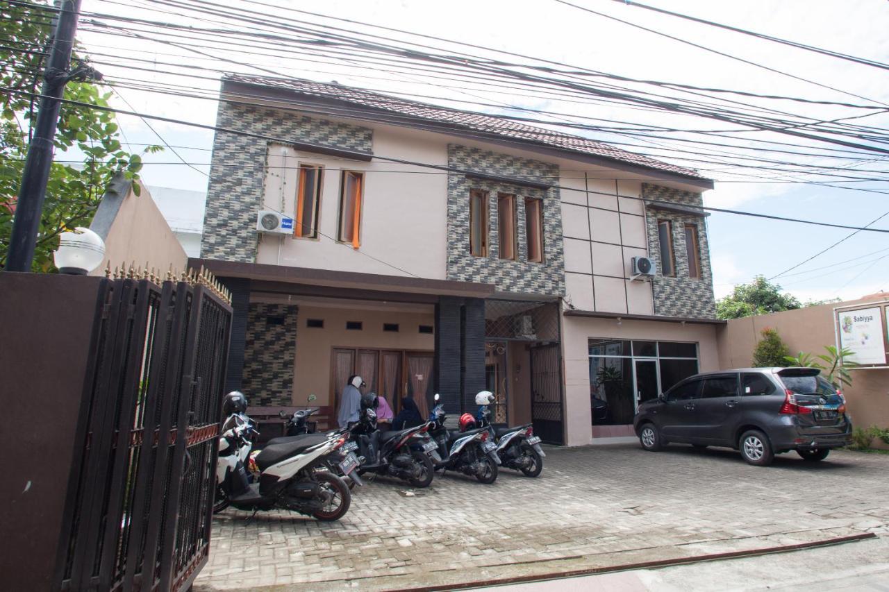 Hotel Reddoorz Syariah Near Untag Banyuwangi Banyuwangi  Exterior foto